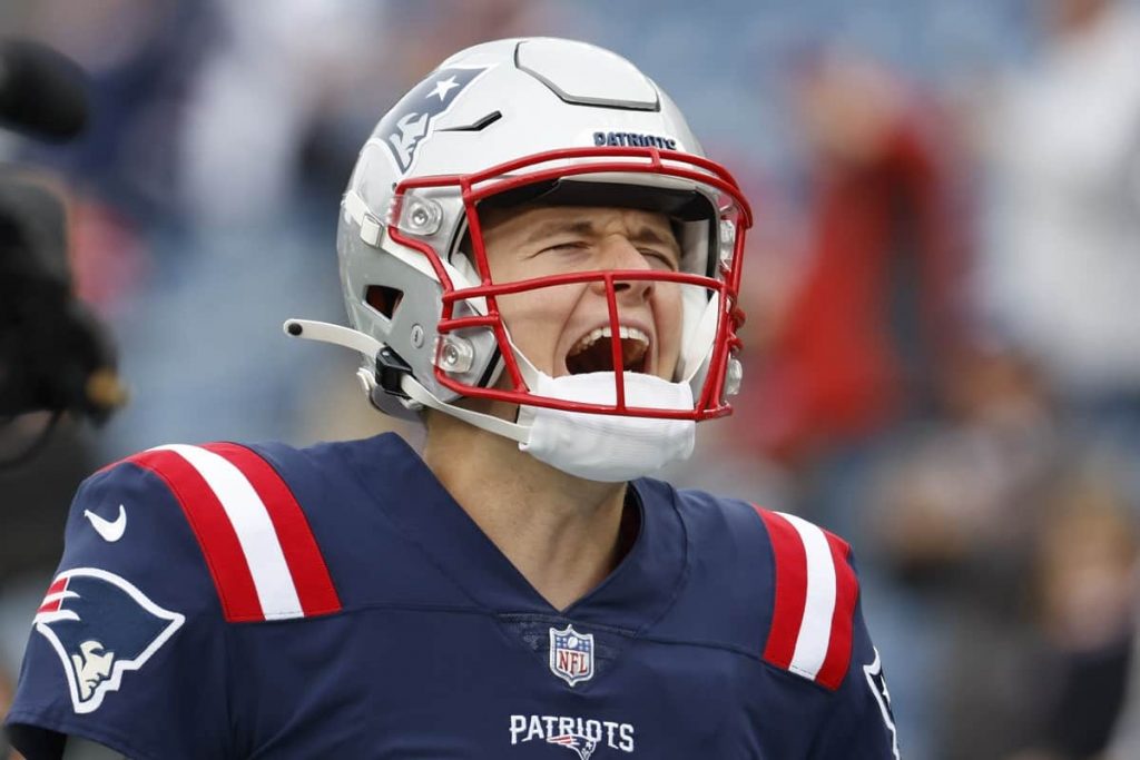 NFL Quarterback Mac Jones Gifts Bitcoin to His Patriots Teammates for Christmas