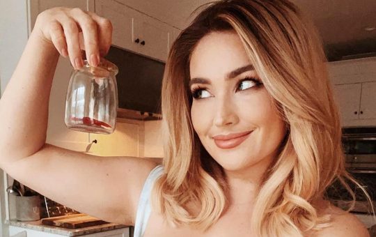 Wind-Breaking NFTs: Reality Star Who Made $200K Selling Farts in Mason Jars Launches NFT Collection