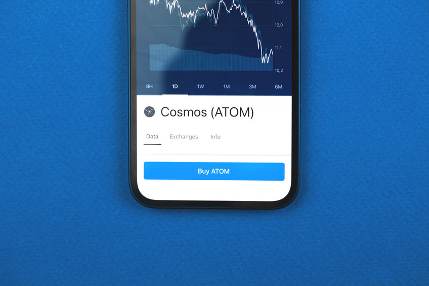 Cosmos tries to find support at $26 after a 45% drop in two weeks