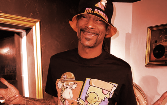 Snoop Dogg to Open Bored Ape NFT-Themed Dessert Restaurant