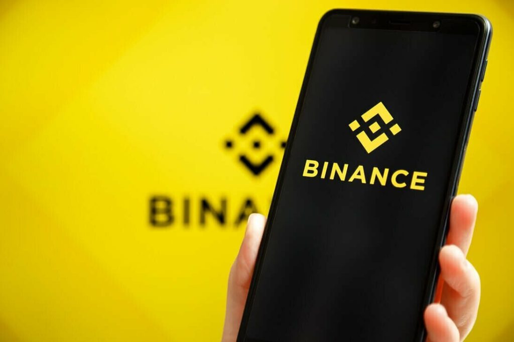 Binance Sees $2.2 Billion Outflows Following CFTC Lawsuit – Should the Crypto Industry be Worried?