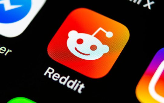 Reddit Moons and Bricks Soar After Kraken Listing