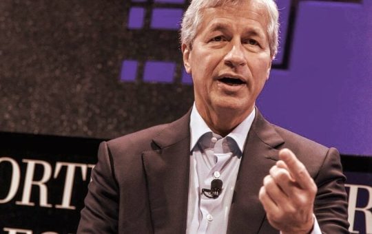 JP Morgan CEO Jamie Dimon Says Feds Should 'Close Down' Bitcoin