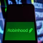 Robinhood US relists SOL, ADA, and XRP, introduces PEPE