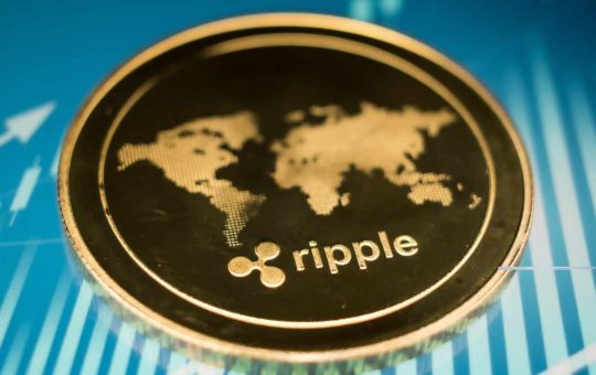 Ripple’s Failed Bid Explained: Expert Sees Circle’s $10B IPO Play Brewing