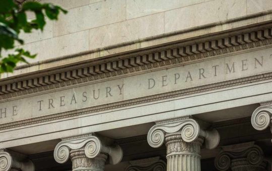 Treasury Committee Eyes Stablecoin Boom Fueling US Bond Demand