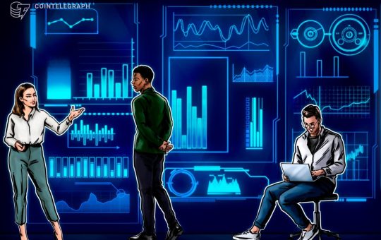 Altcoins Surge While Bitcoin Dominance Holds: Analyst