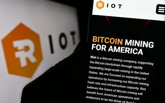 Riot Platform’s Power Strategy Boosts Credits Amid Production Decline