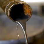 Oil reversal and crowded shorts keep crypto traders on edge